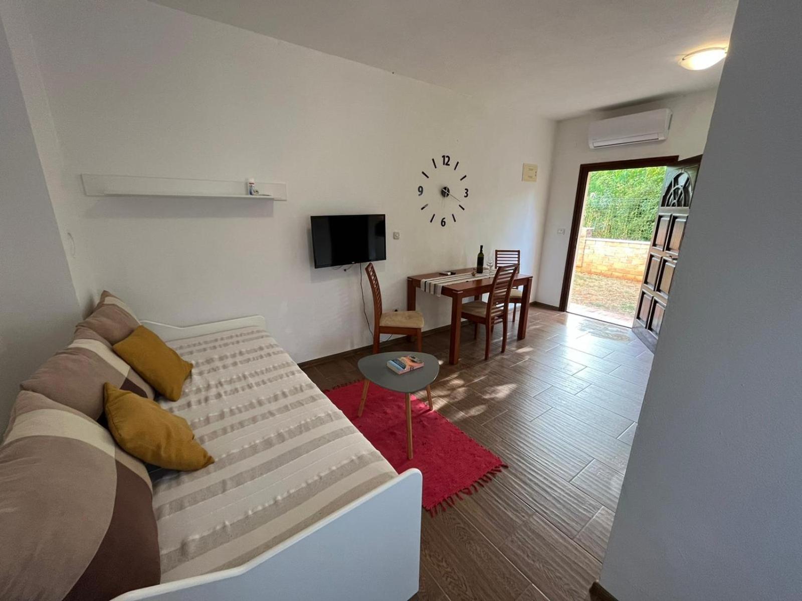 Studio Apartman San 3 Ližnjan الغرفة الصورة